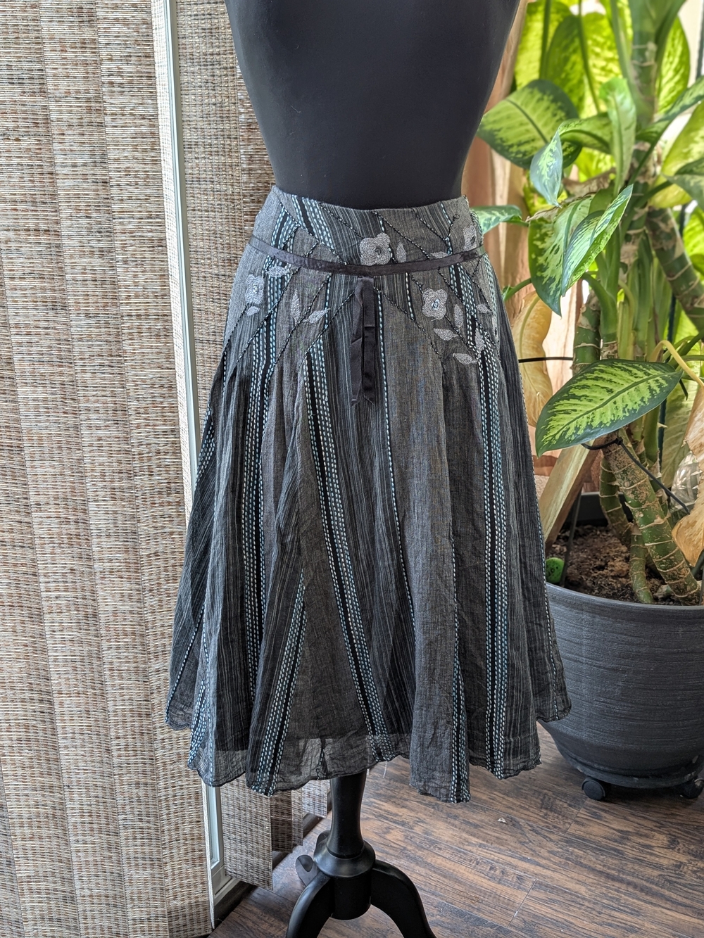 Black Gray Floral Embroidered Beaded A-Line Skirt